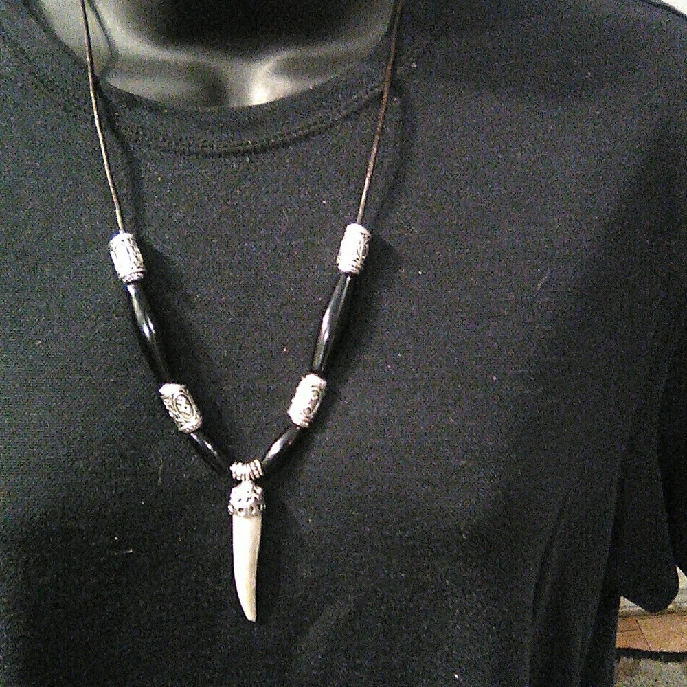 New authentic deer antler necklace